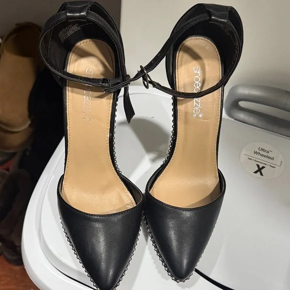 Shoe Dazzle Black Studded Pumps - Picture 4 of 6